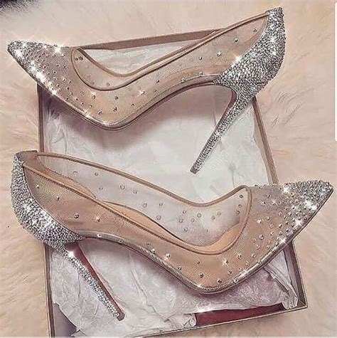 Pin em sapatos