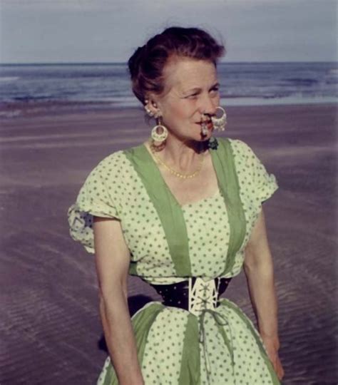 Ethel Granger (1905-1982) smallest waist ever. 13 inches. | Ethel ...