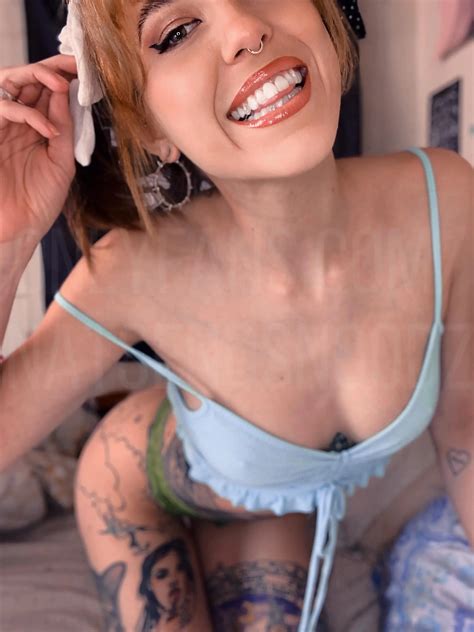 👻 Free and Paid OnlyFans 😈 Pics/vids/GIFs 👽 Tatted & quirky hoe 🔻Links