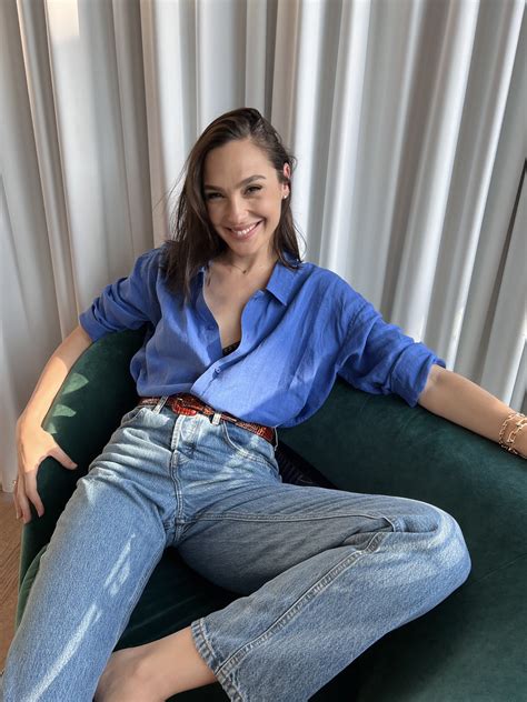 Wonder Woman Gal Gadot Starts Her Day With A Smile