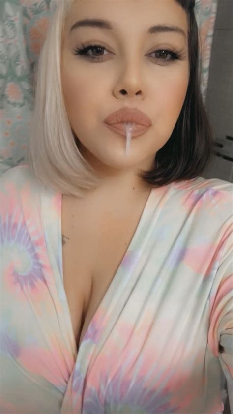 Open wide 💦 | Scrolller