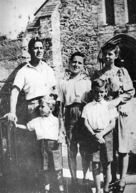 George Harrison’s Childhood Photographs (29 Photographs) – Page 3 – The ...