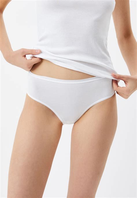 Трусы UNIQLO, цвет: белый, RTLACC474101 — купить в интернет-магазине Lamoda