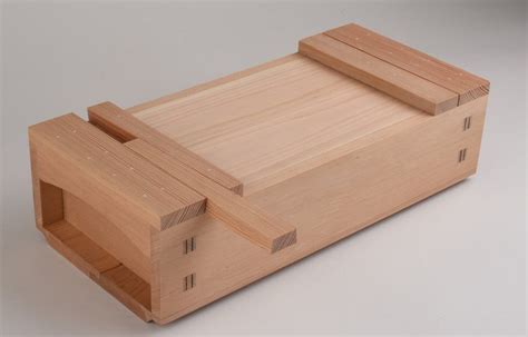 Japanese toolbox | Caja de herramientas de madera, Carpinteria y ...