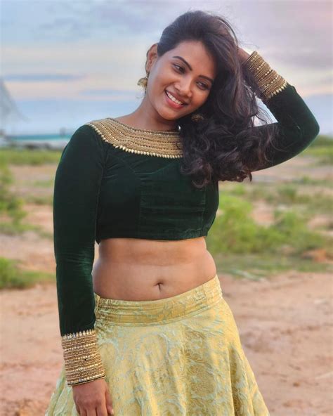 dhivya duraisamy navel  blouse  skirt rnavelnsfw