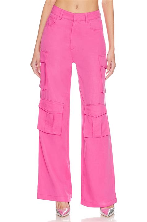 7 Cargo Pants Outfits the Fashion Set Is Wearing on Repeat | Who What Wear