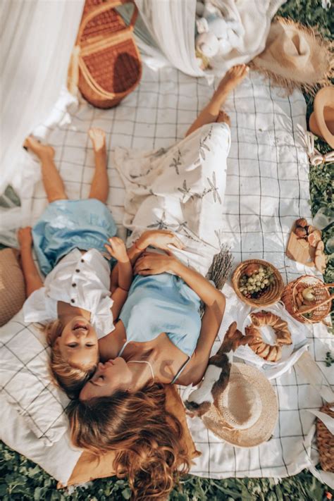 Пикник | Picnic photo shoot, Mommy and me photo shoot, Picnic inspiration