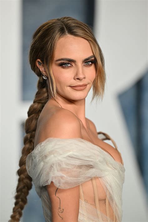 Cara Delevingne's Bob Haircut: See Photos | PS Beauty