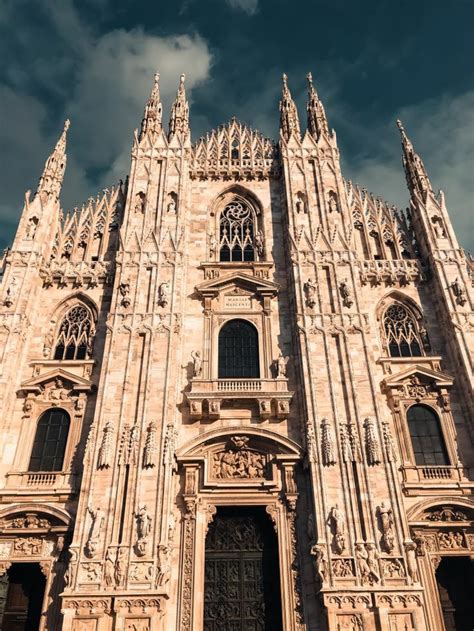Pin by тетяна мелимука on картинки | Milan cathedral, Cathedral ...