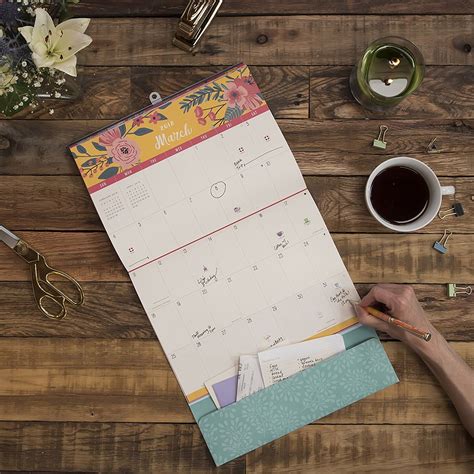 Orange Circle Studio 2018 Wall Calendar Wit And Wisdom From Famous Authors