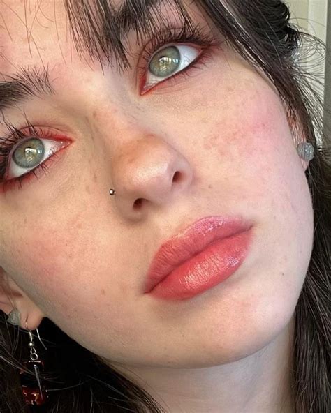 venhrt adlı kullanıcının makeup panosundaki Pin | Makyaj look, Makyaj ...