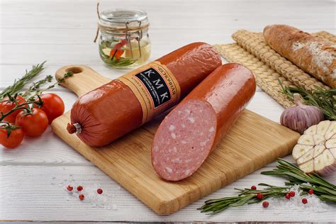 Колбаса полукопченая "Чесночная" купить с доставкой – Delikates