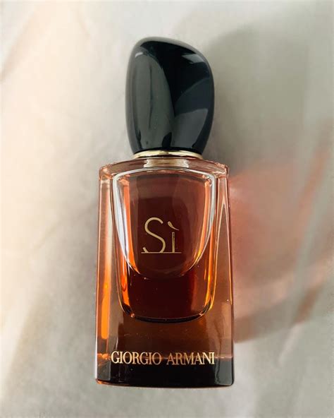 Sì Intense 2021 Giorgio Armani аромат — аромат для женщин 2021