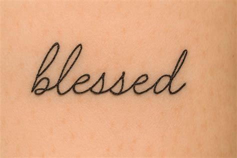 O Que Significa Blessed Em Português - O que significa "blessed" escrito na tatuagem? Ideias de tattoo | Minha ...