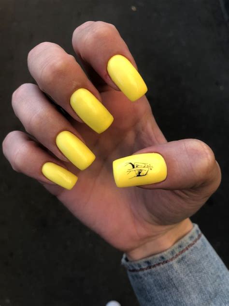 Желтые ногти | Convenience store products, Nails, Convenience store