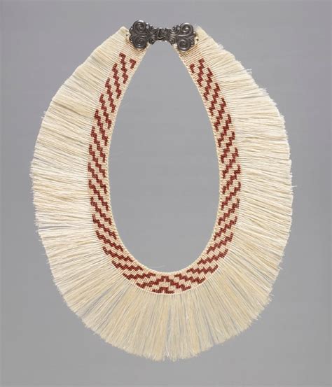 hei taaniko necklace collections  museum   zealand te