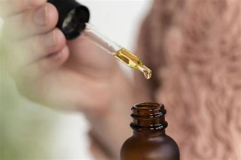 Niacinamide benefits and who should use it