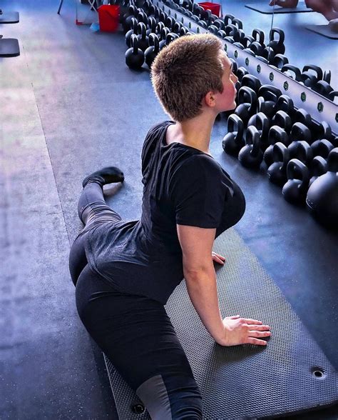 Discover more like ThickFit: Working on my flexibility. Artikleopard