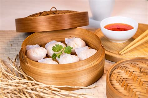premium photo chicken dim sum mushroom dim sum  hakau  har gow