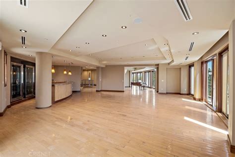 Modern Calabasas Hillside Mansion - Calabasas Realtor