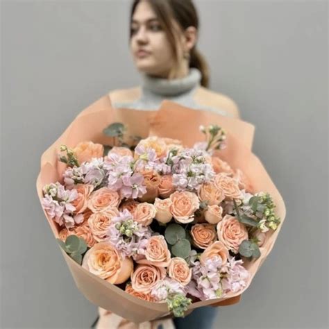 Кустовые Розы, артикул: 611401, с доставкой в город Прага