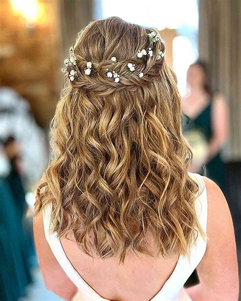 Best Shoulder Length Curly Hair Ideas - HyMum