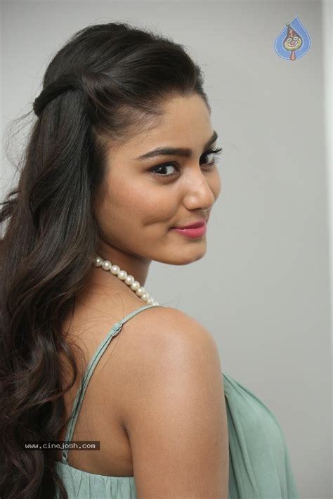 Sana Makbul Stills - Photo 82 of 114