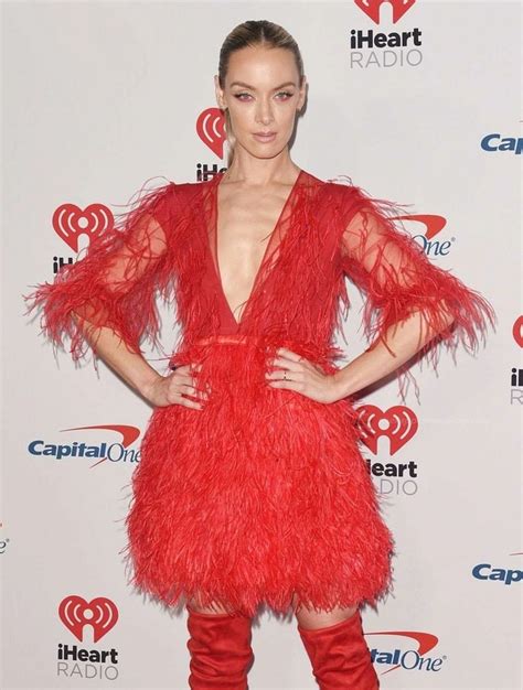 Rachel Skarsten Nude & Sexy (14 Photos) | #TheFappening