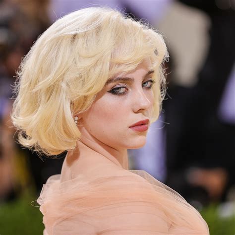 Billie Eilish Met Kate Middleton, and the Pics Are Iconic | Glamour