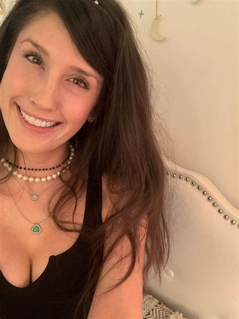 Carey Wedler: Live Free, Break Chains. An Empowering Voice | 7 Billion