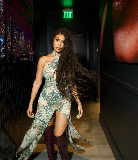 Paula Deanda (@pauladeanda) • Instagram photos and videos