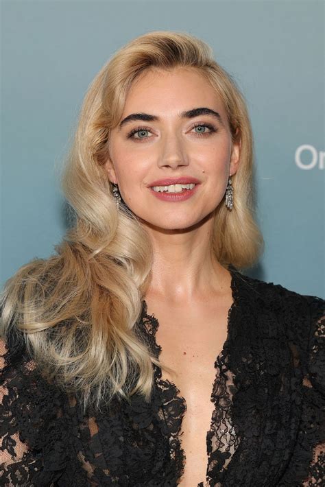 Imogen Poots Outfits & Style Photos • CelebMafia