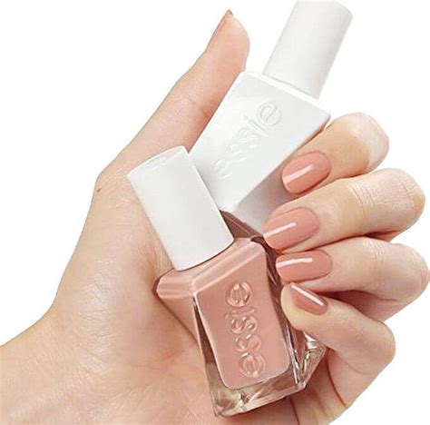 Выбор цвета лака для ногтей, сочетание с одеждой • Журнал NAILS