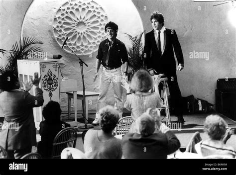 ISHTAR (1987) DUSTIN HOFFMAN, WARREN BEATTY ISH 001P Stock Photo - Alamy