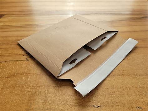 Lightweight Small Mailers for Safe & Secure Shipping | Best Mailer