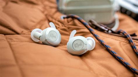10 Best Waterproof Bluetooth Headphones (certified IPX) 2022
