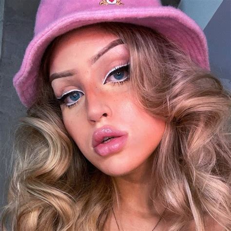 Adea Danielle - A Glamorous Talent