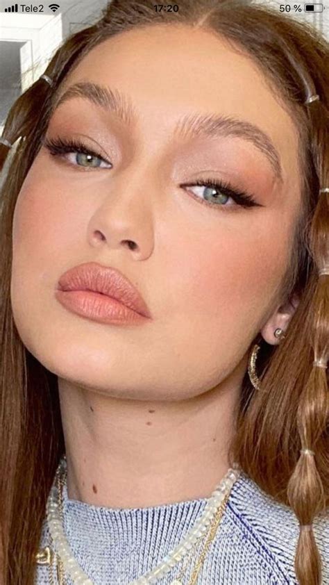 Пин от пользователя Natalie Haag на доске makeup | Макияж, Старые плакаты