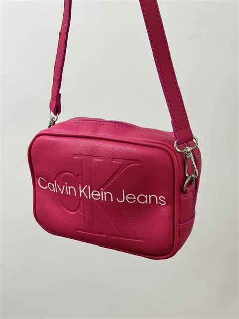 Сумка Calvin Klein Small Crossbody Bag Pink 19 x 14 x 8 см sale (ID ...