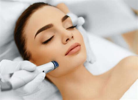 Skin Whitening: Treatment, Cost And Side Effects In India