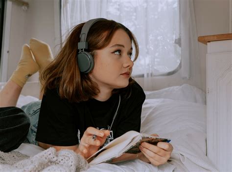 Substack vs Mailchimp: Which Email Service Offers The Best Package?