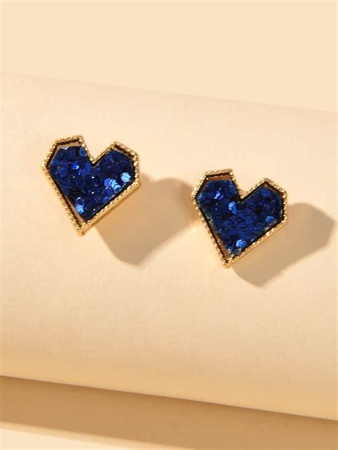 Brincos de coração | Stud earrings, Heart earrings studs, Fancy jewellery