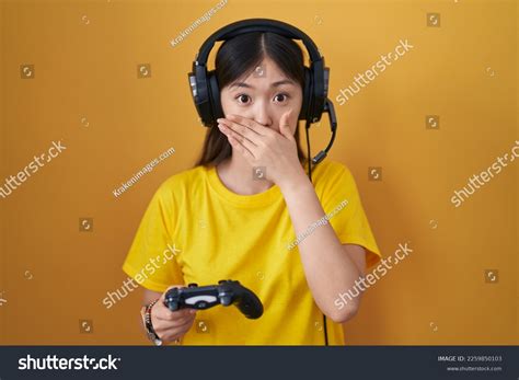 Game Controller Scared Stock Photos and Pictures - 353 Images ...