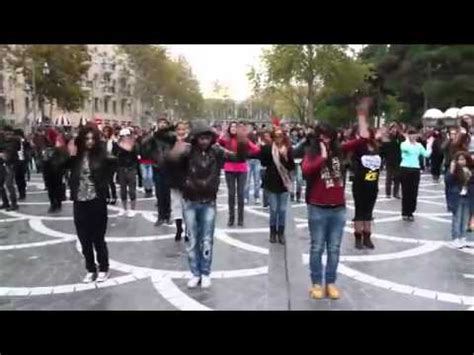 Танец на улицах Баку (классно танцуют) | MADAGASCAR Flashmob - YouTube