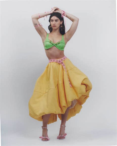 Gracie Abrams's feet