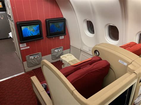 Review: Hong Kong Airlines A330 Business Class Bangkok To Hong Kong ...