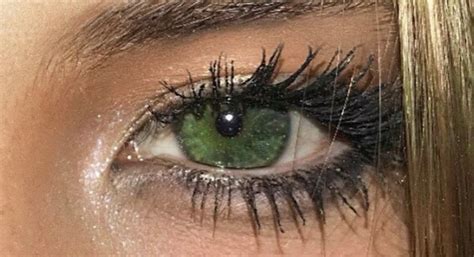 Olhos Verdes Esmeralda Natural - Olhos Verdes Oliva Escuros Coloração Pessoal Look Casual