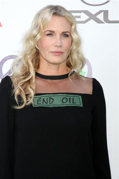 LOS ANGELES, OCT 15 - Darryl Hannah arriving at the 2011 Environmental