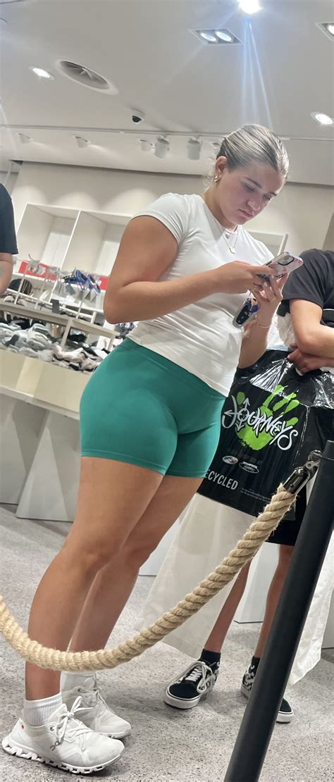 Is this a pawg? (Oc) - Short Shorts & Volleyball - Forum