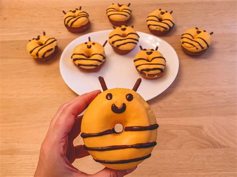 My homemade vegan Buzzy Bee donut recipe : r/veganrecipes